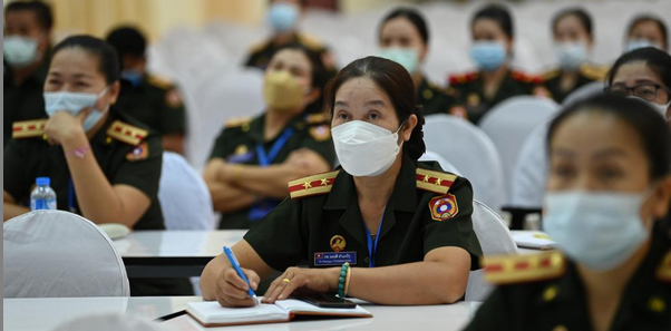 中国军队“和平列车”医疗队在老挝开展医疗服务活动